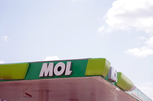 Bencinski servis podjetja MOL