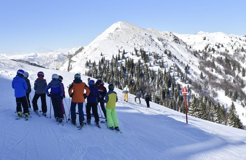 smučanje, šola smučanja, smučarska, smučar, otroci, sneg,