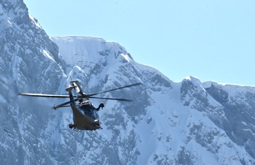 policijski helikopter, gore