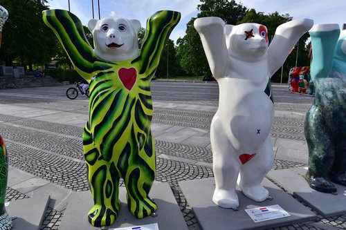 United Buddy Bears, trg republike, medvedi