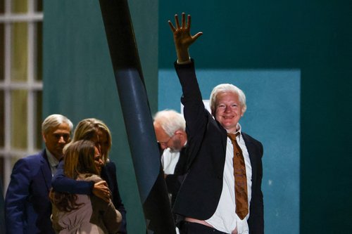 WikiLeaks founder Julian Assange arrives in Canberra