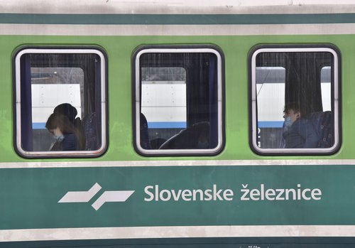 Zeleni vlak, Slovenske železnice