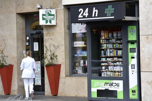 Lekarniški avtomat zdravila Železna cesta