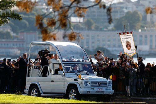 Papež Frančišek, Korzika