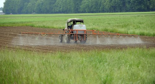 KMETIJSKA OPRAVILA NJIVA HRANILNE SNOVI