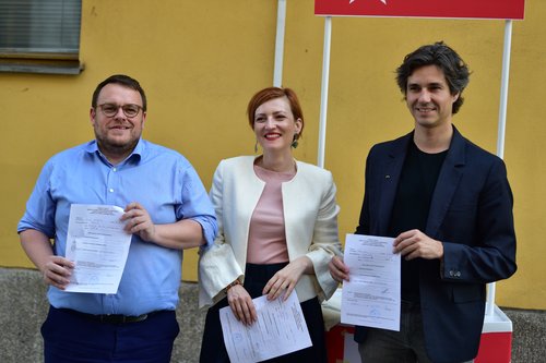 Levica oddaja podpisov