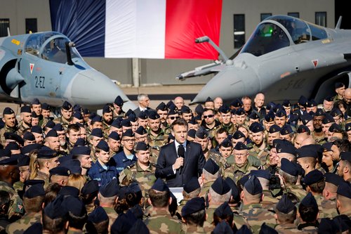 emmanuel macron, francija, rafale