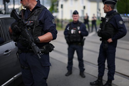 napad z nožem, francija. srednja šola, francoska policija