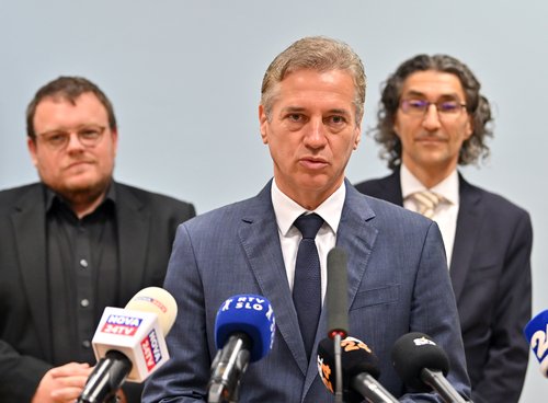 Robert golob na obisku klicnega centra 114