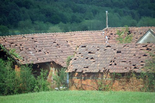Nevihta z debelo točo v Gornjih Petrovcih