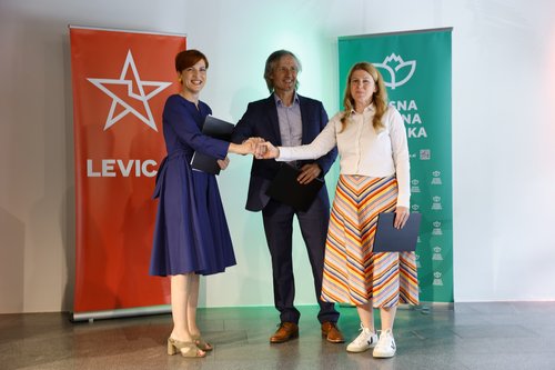 Podpis dogovora med Vesno in Levico