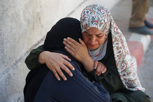 Žalujoči Palestinci v Gazi