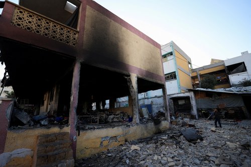 V novih izraelskih napadih na območju Gaze je bilo ubitih 73 ljudi