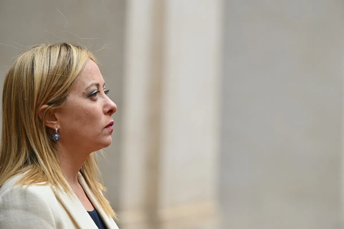 Na spletu so se pojavile lažne fotografije Giorgie Meloni v spodnjem perilu