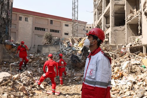 Reševalci v Teheranu