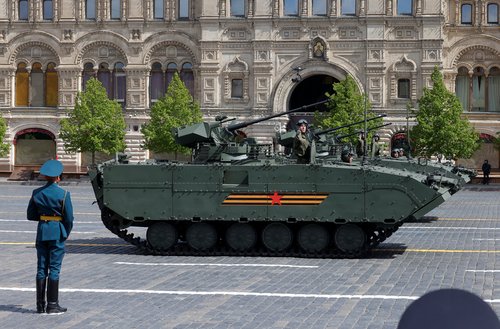 BMP-1AM Basurmanin na vojaški paradi ob dnevu zmage v Moskvi.