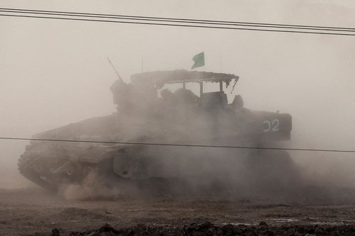Izraelski oklepnik med premiki v Gazi