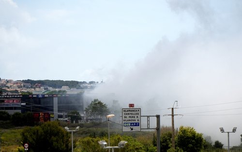 Požar v bližini Barcelone je sprostil strupen oblak klora