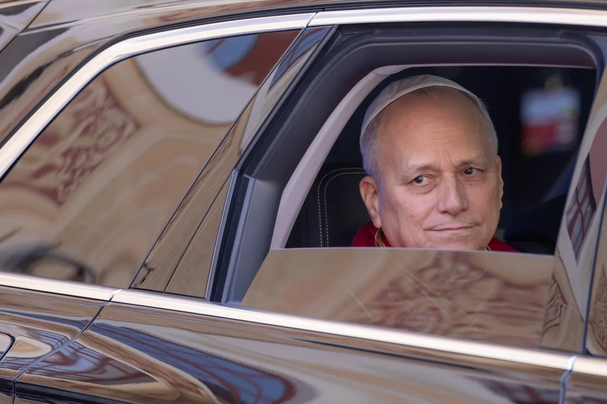 Trump nadaljuje prerekanje glede Irana s papežem Leonom