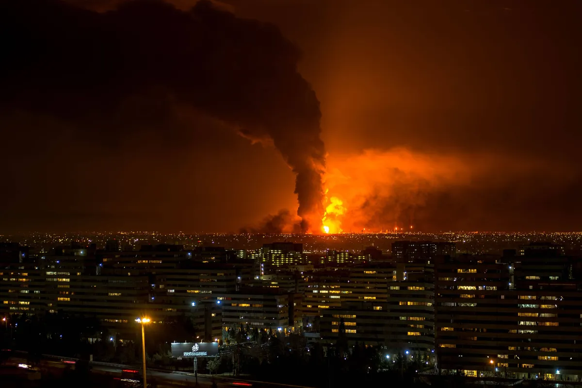 Med iransko vojno v nebo ogromna količina izpustov. Kakšne so lahko posledice?
