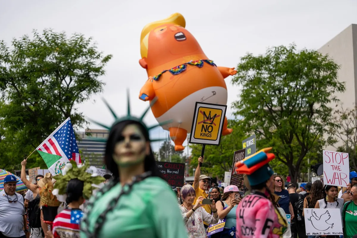 Na množičnih demonstracijah proti politiki Trumpa več kot 8 milijonov ljudi (FOTO)