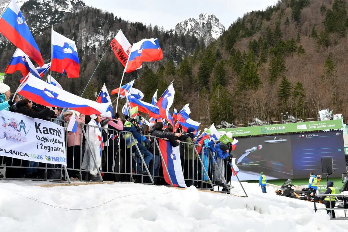 Znano skupno število obiskovalcev, ki so se v teh dneh zgrnili v Planico