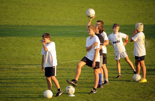 NOGOMET TRENING OTROCI MEDVODE
