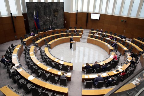 Interpelacije Dikaučič