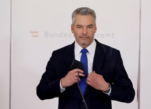 Karl Nehammer, Avstrija