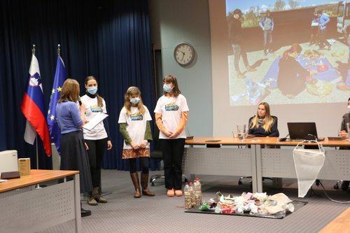 Pirati plastike, dijaki, šolarji, znanstveniki, smeti