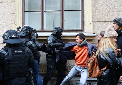 Protestni shod anticepilcev