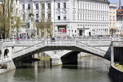 tromostovje, Ljubljanica, Plečnik