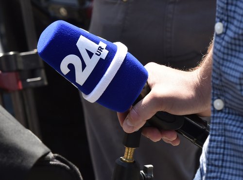 Mikrofon, mediji, pop tv