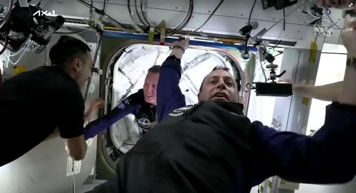 civilna posadka astronavtov