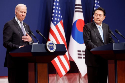 Joe Biden in Yoon Suk-youl