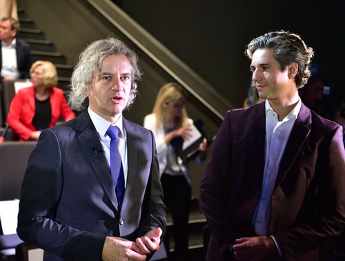 robert golob, luka mesec