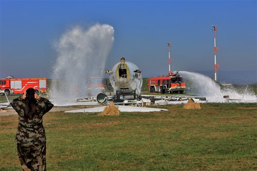 reševalna vaja strmoglavljenje letalo reševalna vozila
