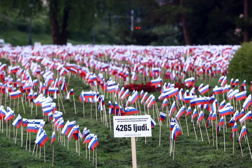 4265 zastavic v Tivoliju