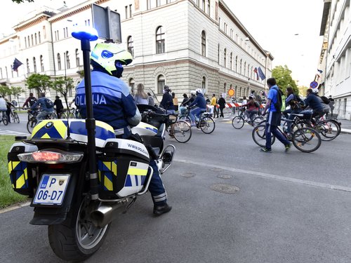 protiustavne omejitve gibanja