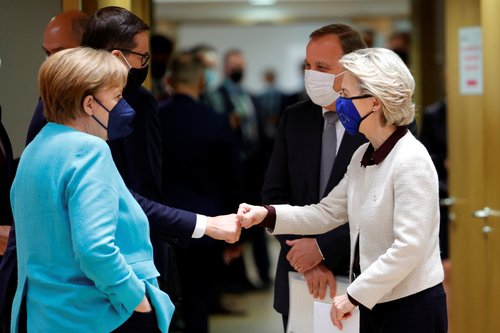 Angela Merkel, Ursula von der Leyen