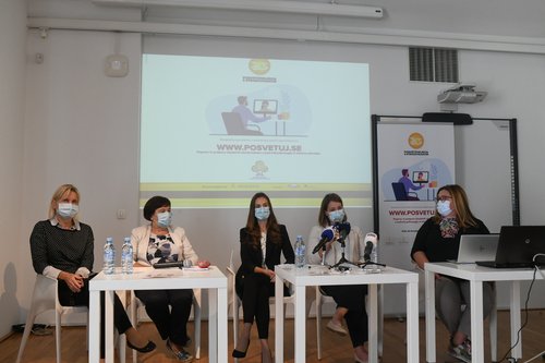 1632322385-Z-leve-prof.dr_.-Irena-Preloznik-Zupan-dr.-Vesna-Radonjic-Miholic-asist.-Sanja-Roskar-Urska-Jelenko-Kristina-Modic.JPG