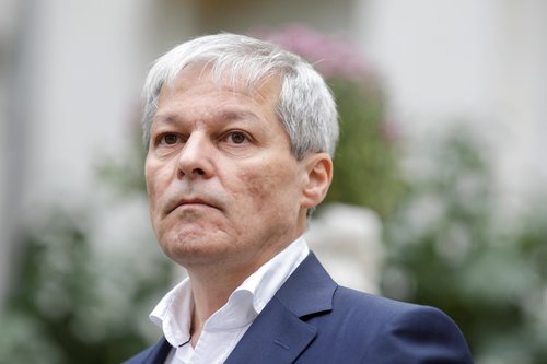 Dacian Ciolos, Romunija