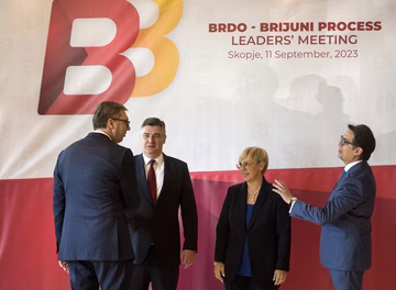 Po odpovedi vrha Brdo-Brioni potekajo pogovori, da bi se ta odvil na alternativni lokaciji