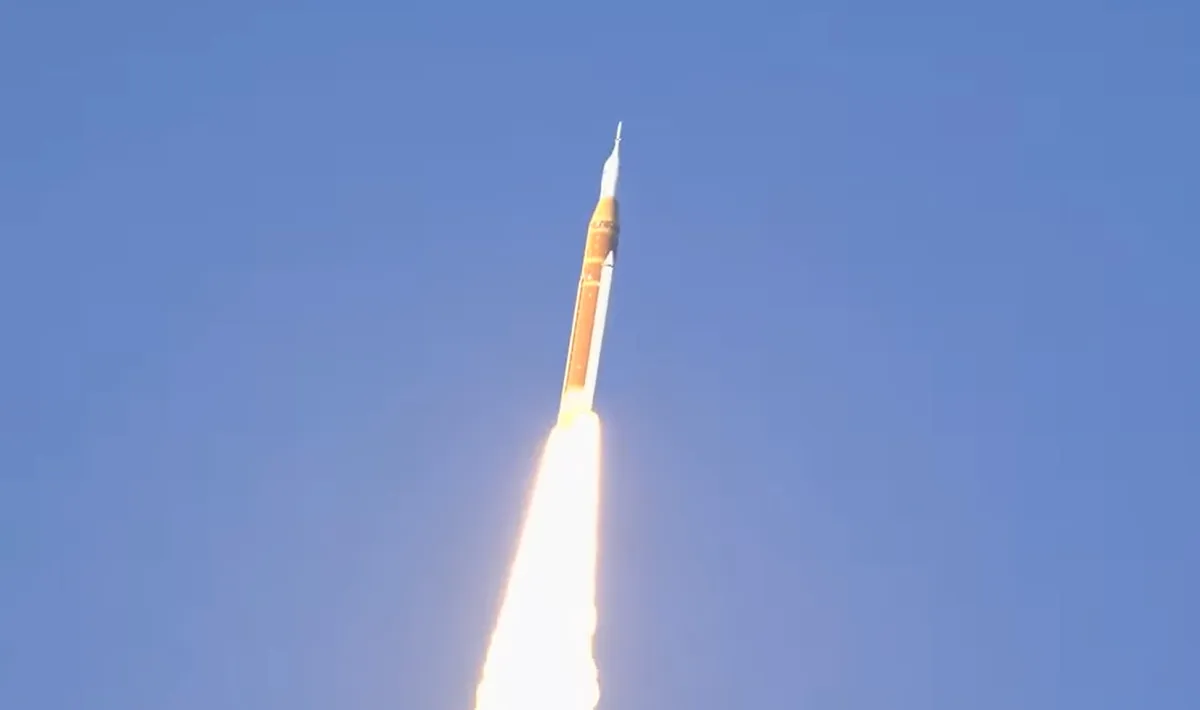 Ljudje so spet poleteli proti Luni