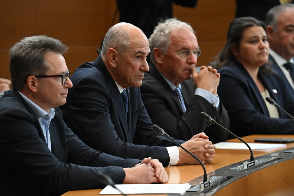 Janša: SDS poslanskih mandatov ne bo izpodbijala, glede zakona se bo obrnila na ustavno sodišče