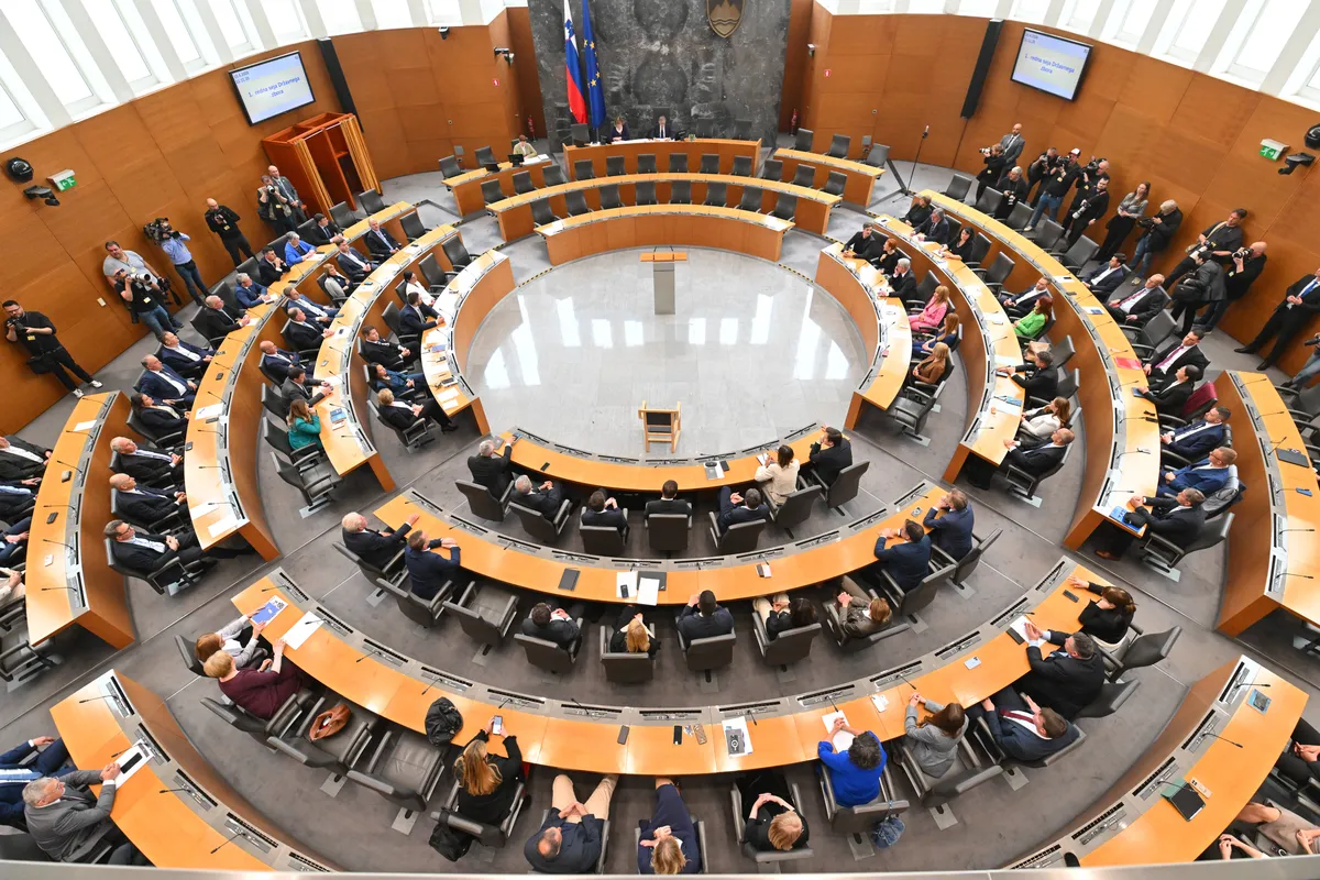 Za novo generalno sekretarko DZ imenovana Špela Ocvirk