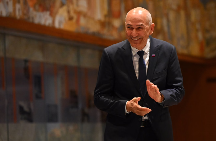 Stevanović pravi, da še niso orisali nove Janševe koalicije. Han: Začela se je zgodba nove vlade, odhajamo v opozicijo