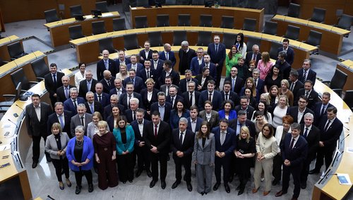 Poslanci državenga zbora