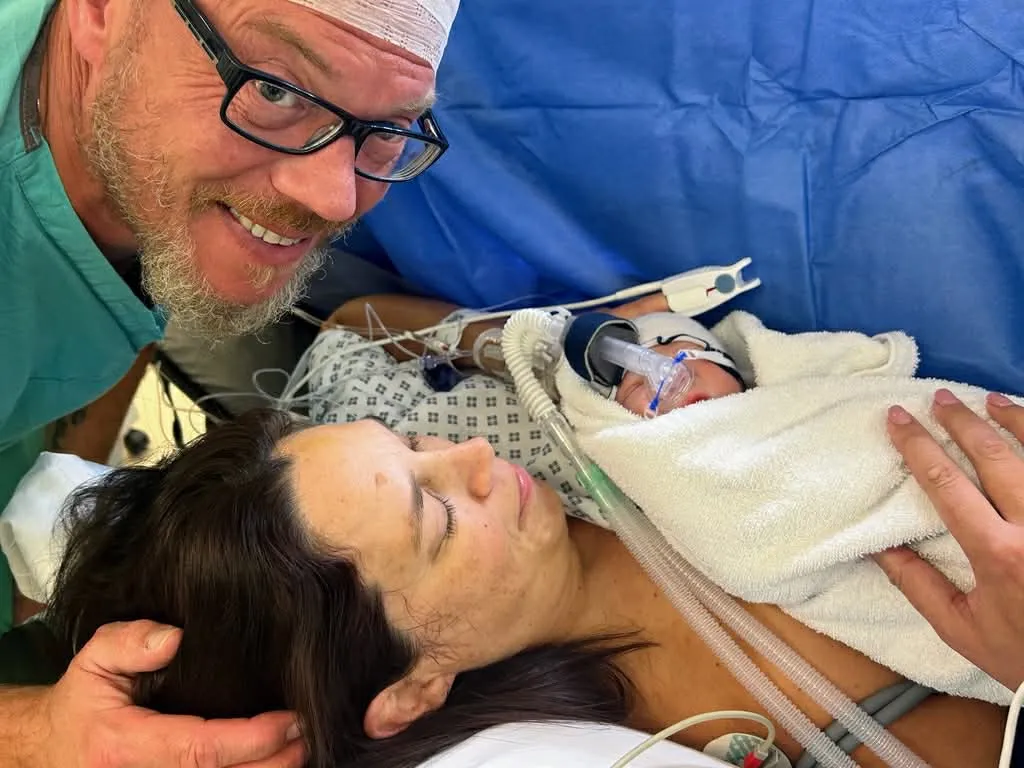 Njena pot do materinstva je bila dolga in boleča, a zgodba 47-letnice navdihuje