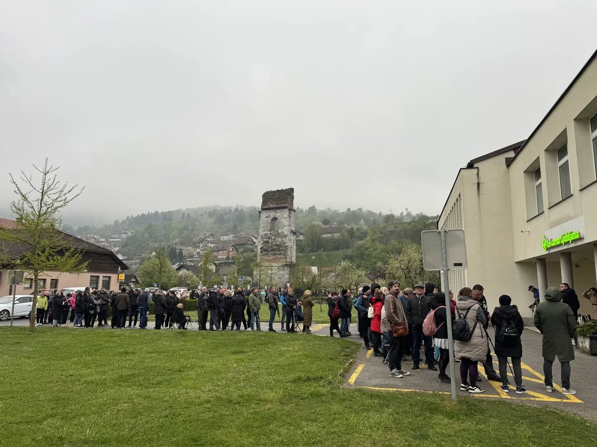 ZD Vrhnika obžaluje dolge vrste v Borovnici: Naredili bomo vse, da se to ne ponovi